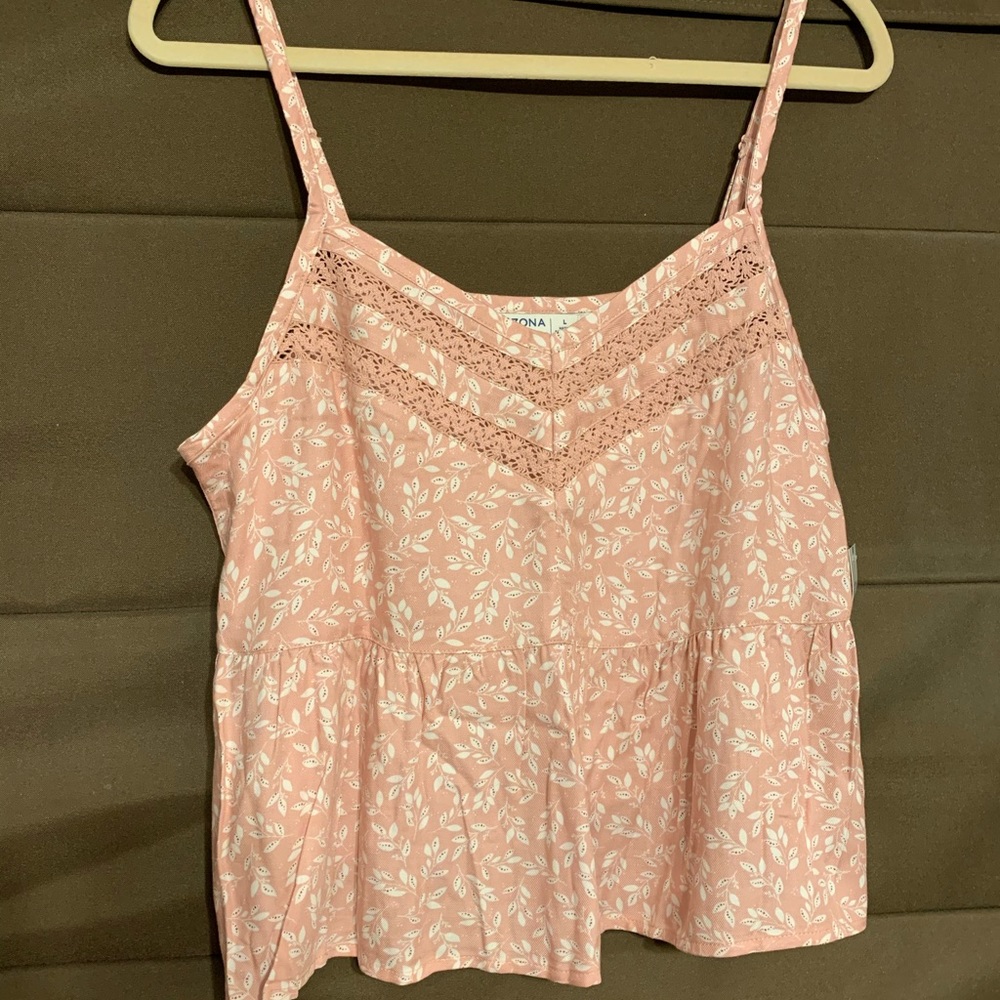 NWT Arizona Jean Co. Rose Foliage tank top